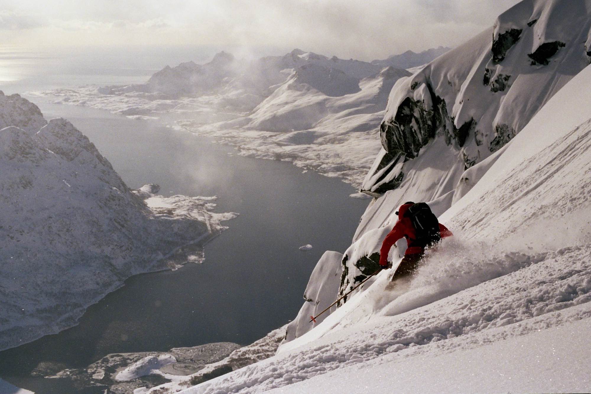 Descending the south couloir of Geitgallien. Photographer: Jacob Winick